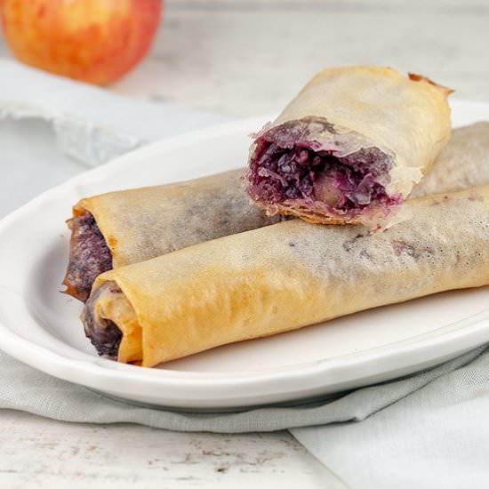Mini red cabbage strudel