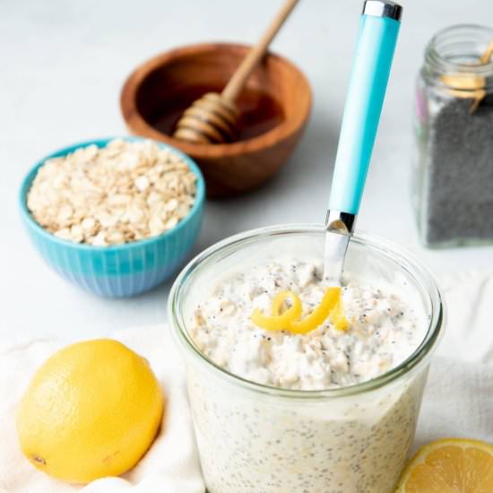 Lemon Poppyseed Overnight Oats