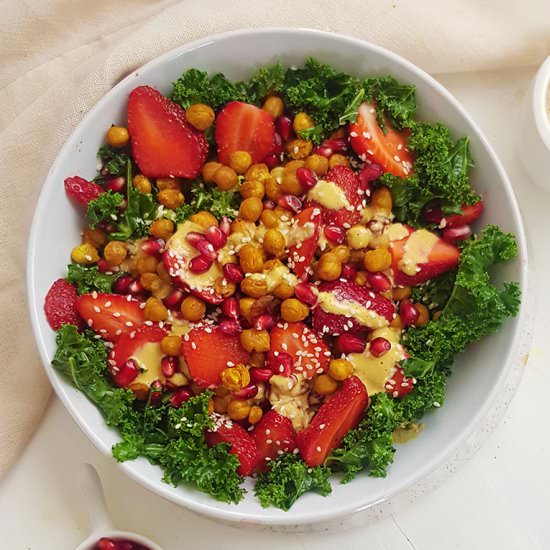 KALE SALAD WITH TAHINI DRESSING