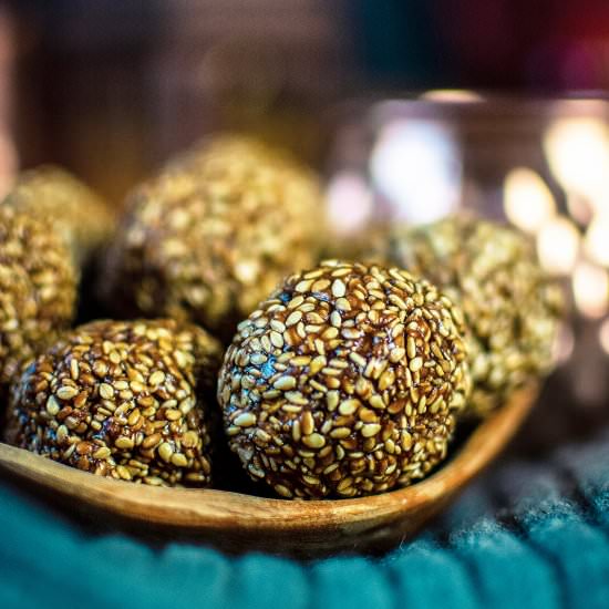 Til Laddu – (Sesame Seeds Laddu)