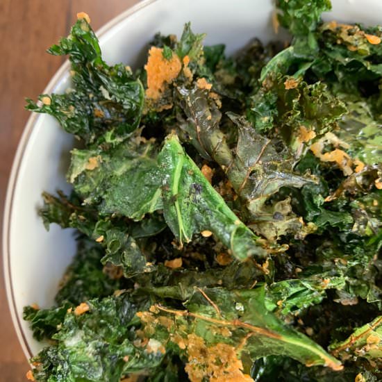 Crunchy Parmesan Kale Chips