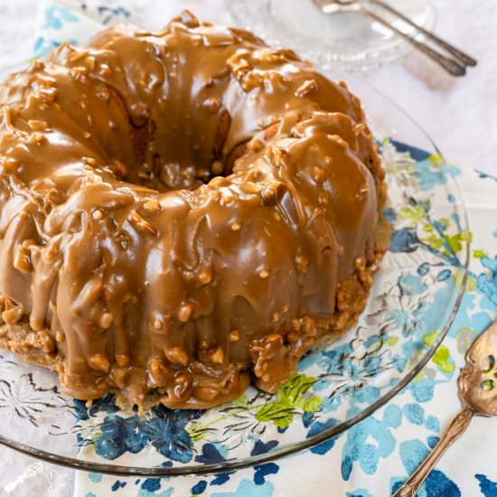 Bananas Foster Cake with Praline