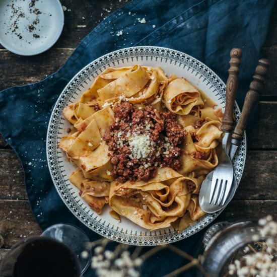 Pasta with minced beef tomato sauce