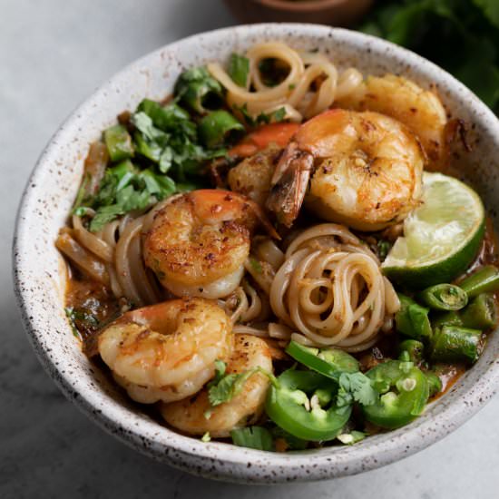 THAI COCONUT CURRY SHRIMP NOODLES
