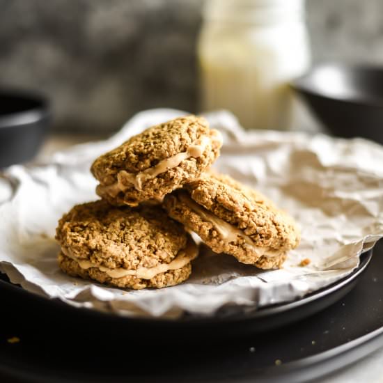 Healthier Oatmeal Cream Pies (Vegan)