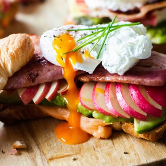 Apple + Cheddar Breakfast Sandwich