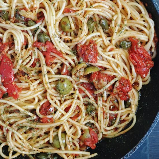 vegan spaghetti alla puttanesca
