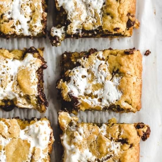 Marshmallow cho chip cookie bars