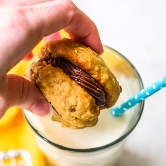 Banana bread whoopie pies