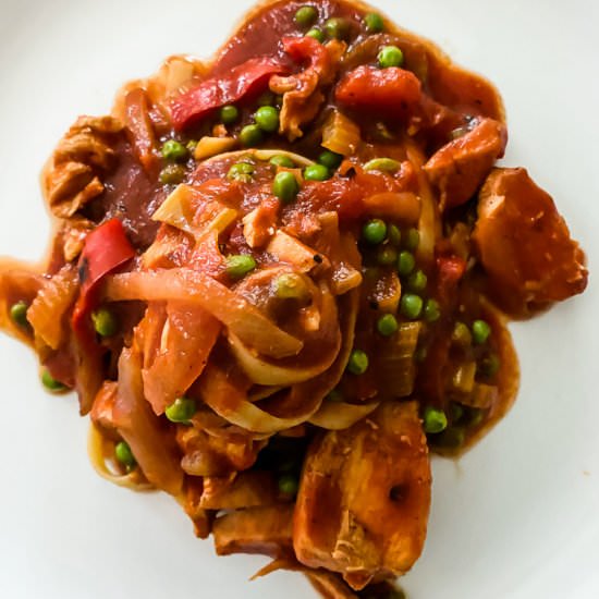 Pasta with chicken and vegetables