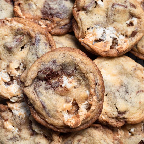 Chocolate chip nougat cookies