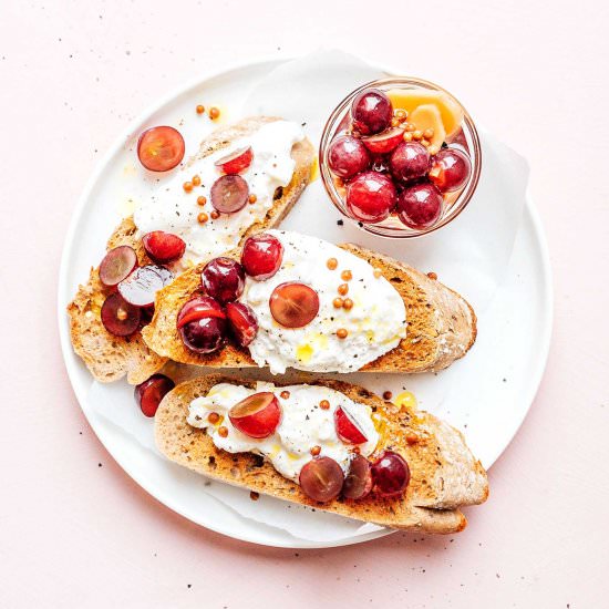 Quick Pickled Grapes