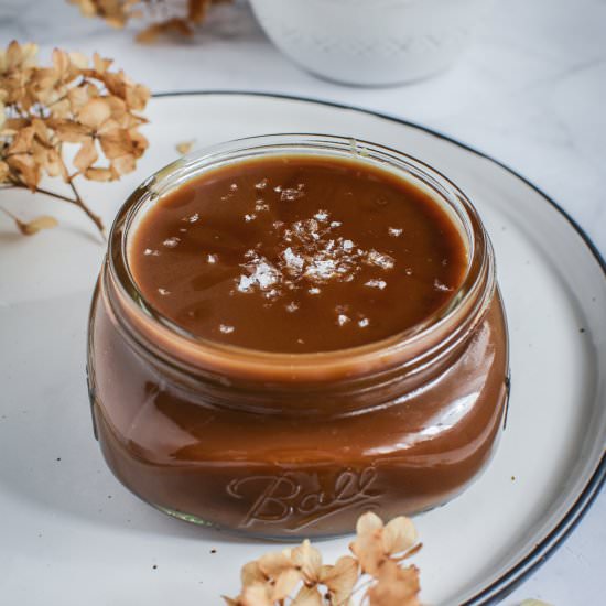 Vegan & Paleo Salted Caramel Sauce