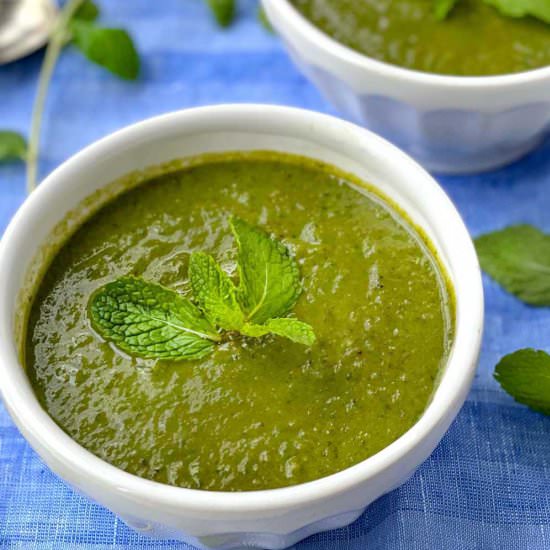 Minted Sweet Pea and Spinach Soup