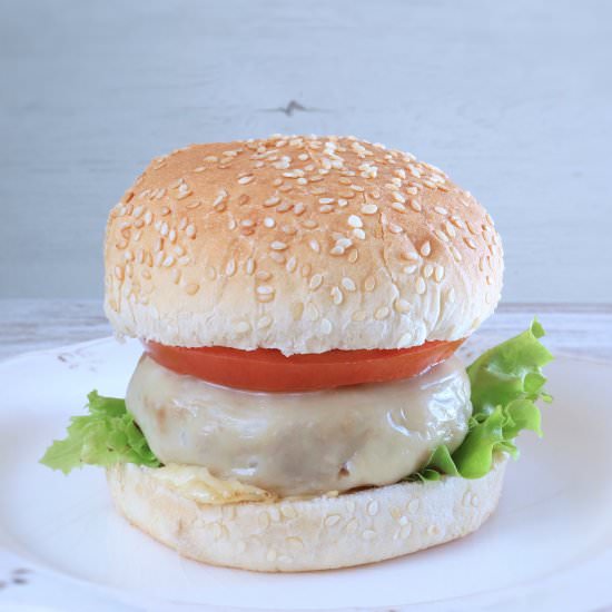 Homemade cheeseburger