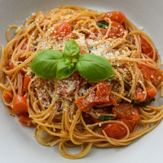 Easy Pasta Pummarola