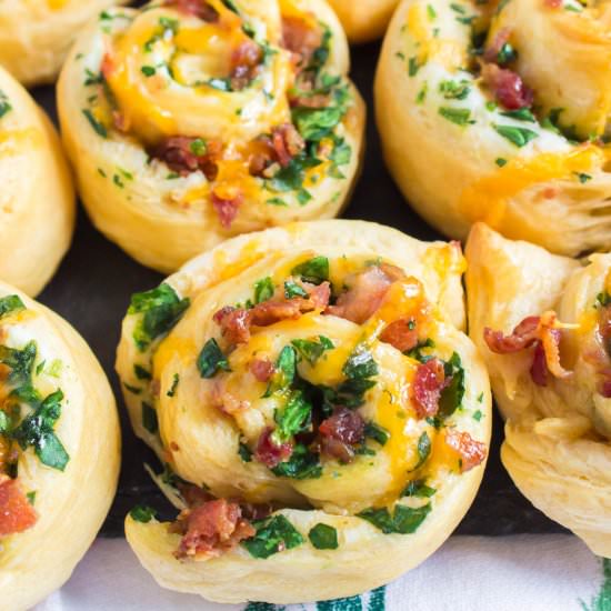Cheesy Bacon Crescent Roll Ups