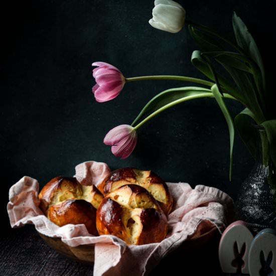 Pinze- a traditional Easter brioche
