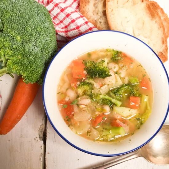 Comfy white bean & veggie soup