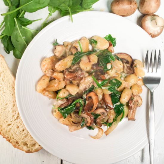 Creamy mushroom and spinach gnocchi