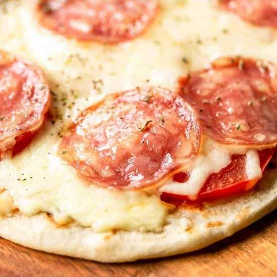 Pepperoni flatbread pizza