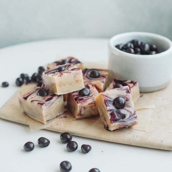 White Chocolate and Blueberry Fudge