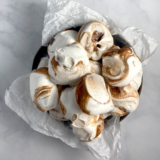 nutella swirled meringues