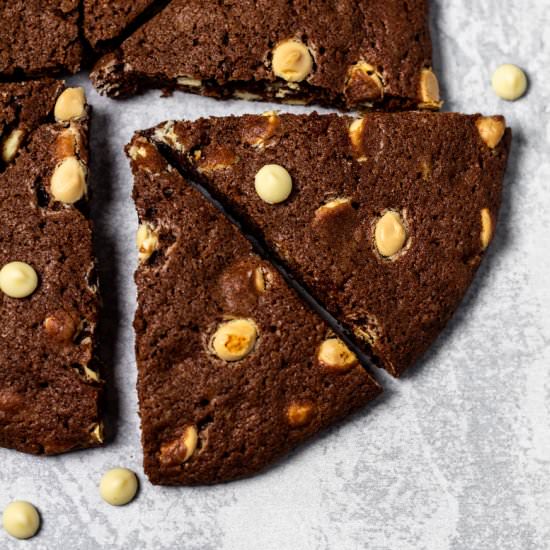 Giant Double Chocolate Chip Cookie