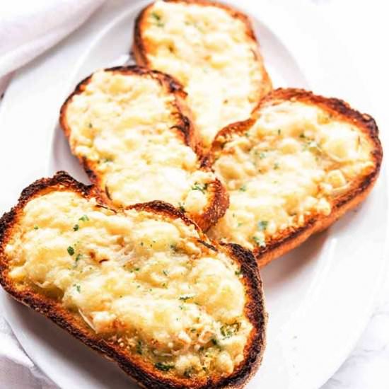 Sliced garlic bread