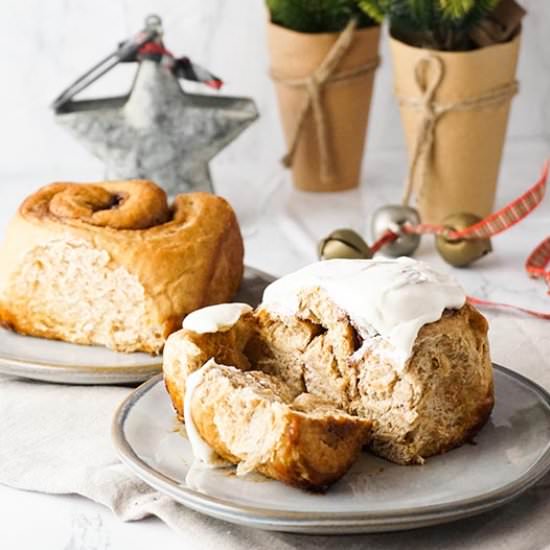 Gingerbread Cinnamon Rolls