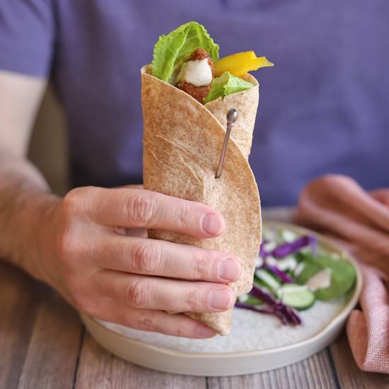 Veggie wraps with vegan chick’n