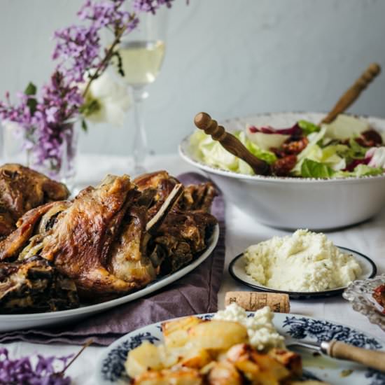 Roast lamb with potatoes