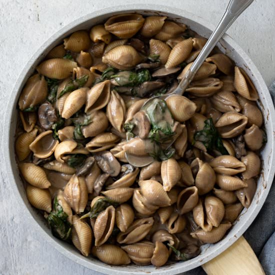 Vegan Mushroom Mac and Cheese