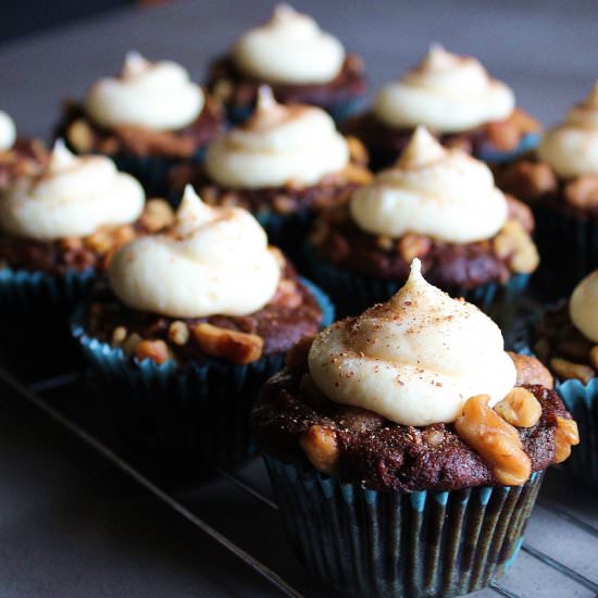 Apple Molasses Spice Cupcakes