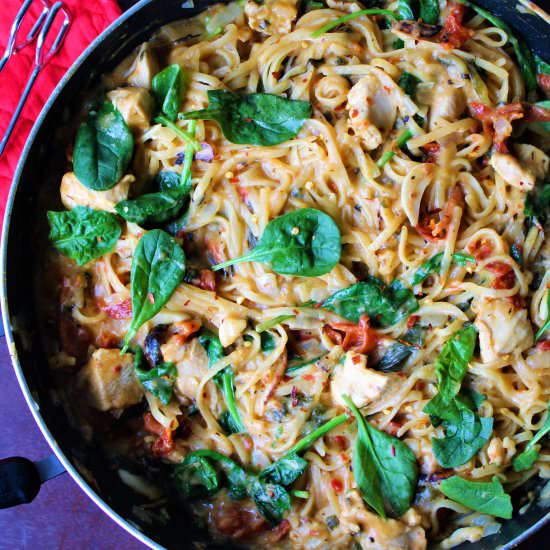 Cheesy Spinach & Chicken Linguine