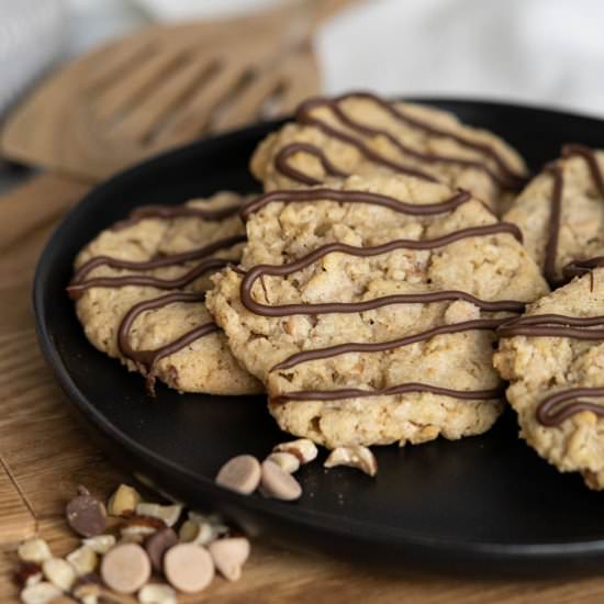 Caramel and Oats Cookies with Pecan