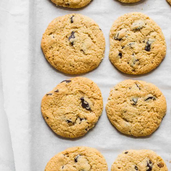 Almond Flour Chocolate Chip Cookies