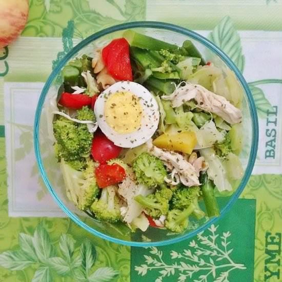Veggie & Chicken Warm Salad Bowl