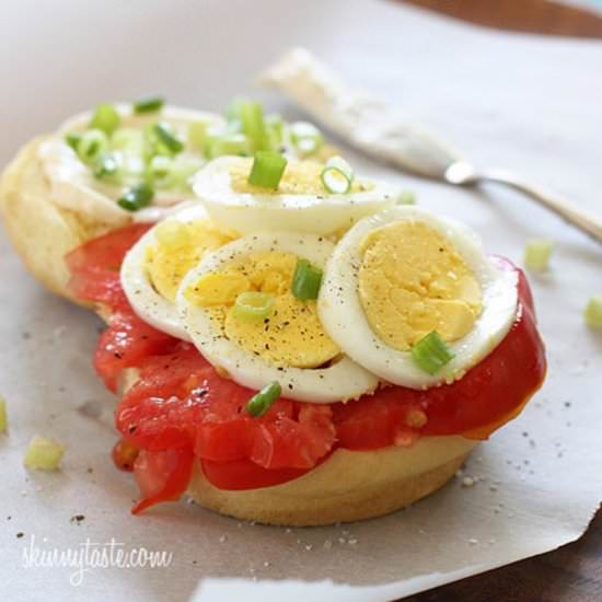 Egg Tomato and Scallion Sandwich