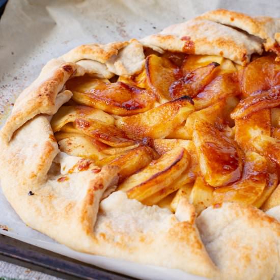 Cinnamon Caramel Apple Galette