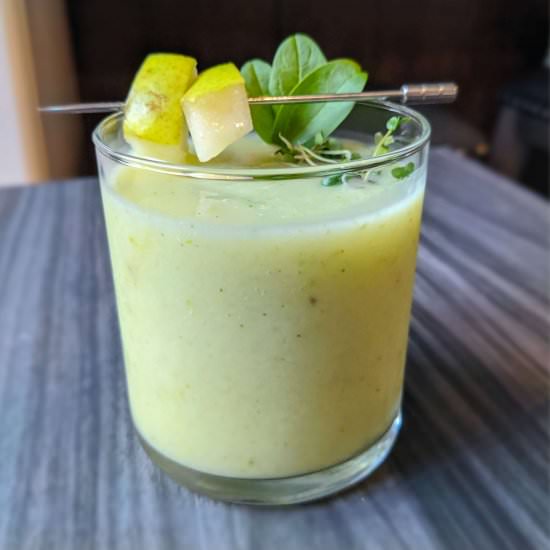 Pear Spinach Smoothie With Sprouts