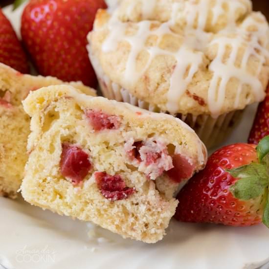 Fresh Strawberry Muffins