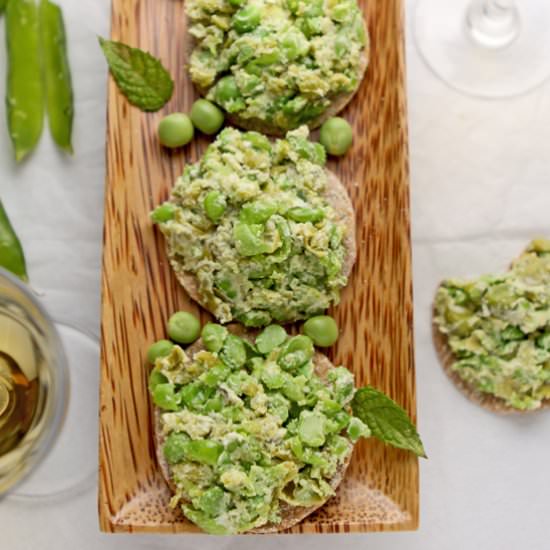 Pea, feta and mint crostini