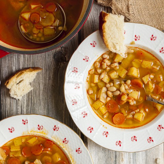 Hungarian Vegan Goulash Soup