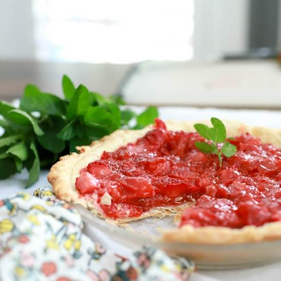 5-Ingredient Fresh Strawberry Pie
