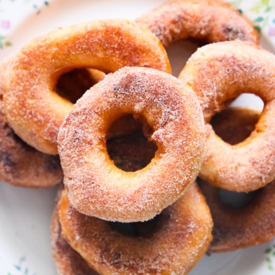 How To Make Donuts From Canned Biscuits
