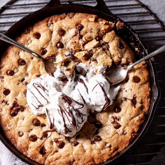 Skillet Chocolate Chip Cookie