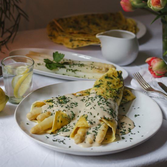 Asparagus with vegan Hollandaise