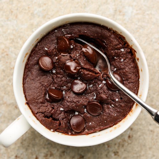 vegan fudgy mug brownie