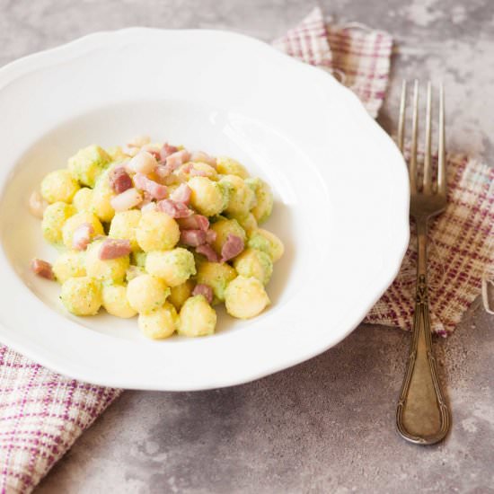 Gnocchi with zucchini and bacon